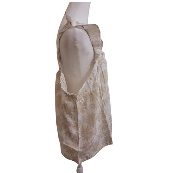 Torrid Size 1 Duofold Ruffle Button Front Tank - Picture 5 of 5